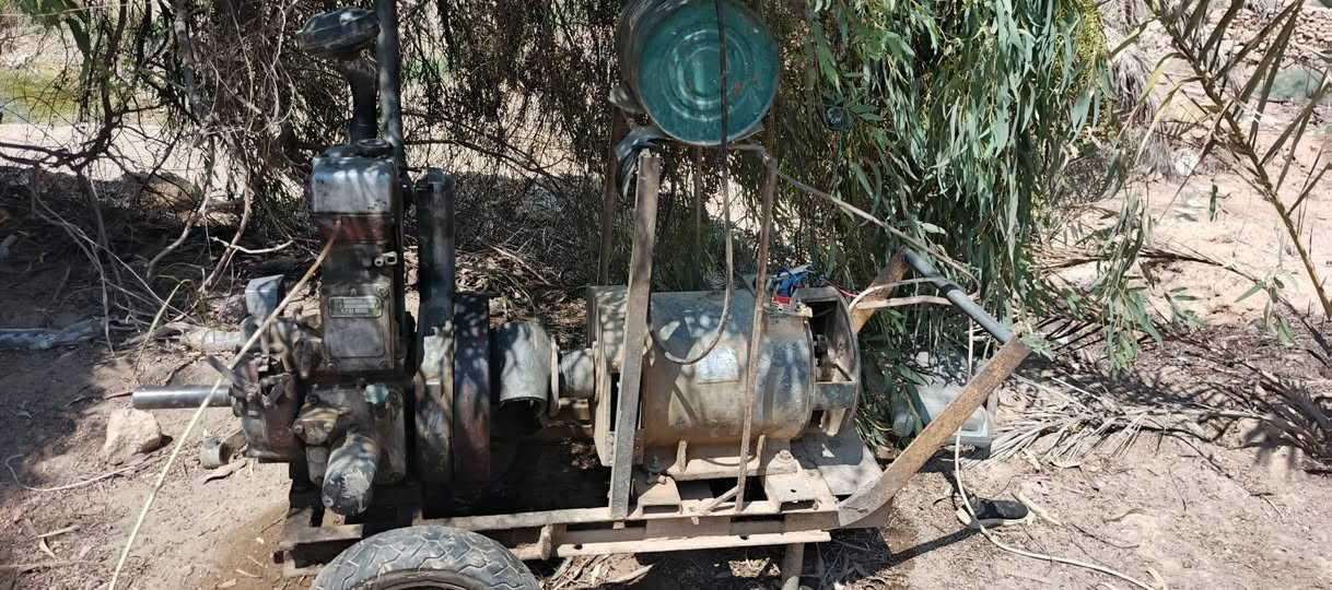 مولد لستر نكليزي مجفت جديد وكامل كهرباء حيل زينه طفه لحاله معرف شنو بي ابيعه هيج السعر  ٤٠٠ وبي مجال للطيبين للتستفسار ***********
