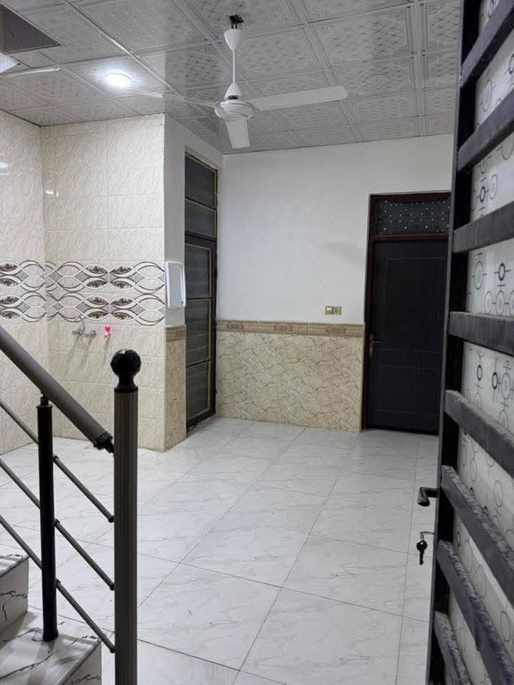 بيت للايجار🏠  50 متر الايجار سارع بلحجز سعره مناسب
مقابل ملحق قريه الغدير عمود 321بلخط الثاني قريب  شارع  قريب علا سوك جميع الخدمات متوفره يمه 

📍 الموقع: محافظة النجف الأشرف

بيت 50متر بناء جديد تانكي وصخان بي لبيت كامل معايزه شيء خط مولد بي لبيت  جاهز للسكن

🟠 تصميم الخارطة : 

غرفه  - صالة  -صحيات  -مطبخ - منور 

سطح مطبك شتايكر 

ــــــــــــــــــــــــــــــــــــــــــــــــــــــــــــــــــ

سعر الايجار 175 كل شهر بشهره 

او من خلال الارقام التالية

 ***********

