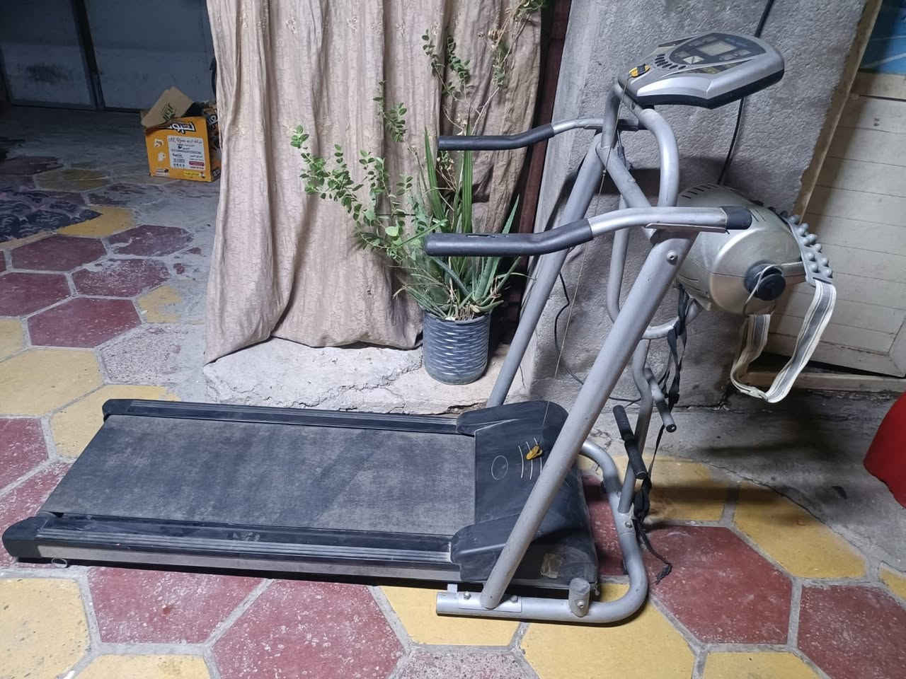 جهاز للركض +حزام للبطن للبيع(300)وبي مجال العنوان السكلات نهايه السايدين للاستفسار اتصل علة الرقم ***********
