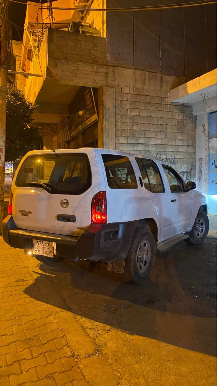 Model 2010
340000km
سەیارەیەکی پاکو جوانو بەقۆت 
مەکینە ٦ بستۆنی ٤لیتر گێر ئۆتۆماتیک مەکینەی نەکراوەتەوە گێڕو مەکینەی بە شەرت 
تەبرید و کارەبایی بە شەرت 
لایتی عەدەسەو زینۆن و بلاجیکتۆری بەقۆت چوار جام کارەبا 
سستەمی غازی بۆ دانراوە مەزبوتە هیچ کێشەیەکی نیە 
جام هیتەر تەبرید مەرکەزی ئاوێنە کارەبا 
سەنەوی مانگێکە بەسەر چووە بە ناوی خۆمانەوەیە
 ٨٢٠.٠٠٠ غەرامی لە سەرە دوای مەعمەلە بۆت دەگەرێنمۆ 
دەعەمی نیە تەنها چەمەلەخی دواوەوەی سایەق دوو بست بۆیاخی پێوەیەناوی نەگرتوە رەسمەکەی ئاخیر ئیشارەتم پێ کردوە 
کەمێک ساردیشی هەیە بێ لێدران 
نرخی ١٣٥$ وەرەقەو مەجال 
*********** السليمانية, العراق
