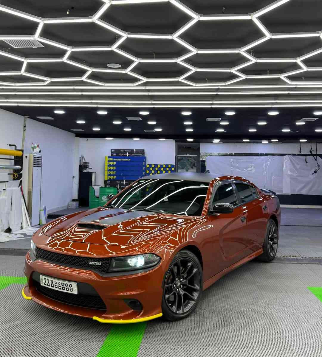 للبيع فقط
جارجر  5.7 / DAYTONA 
 دايتونا اصل موديل 2022 لون مميز 🟠

مواصفات الدايتونا معروفة
سوبر تراك باك
كشنات خزن ميموري+حضن كنتارة وجلد
تدفئة وتبريد كشنات امامي 
ستيرن هيتر
تدفئة كشنات خلفي
شوته رياضي بلادي
ستيكرات اسود بلادي شركة 
وباقي المواصفات المعروفة 
 
 ماشية 71
بيها جاملغ السكن فقط بجم كبس

 السيارة ستوك على وضع الشركة بدون اي تعديلات
  مابيها نقص ولا مصروف جاهزة

باسمي تحويل مباشر هزة سنوية فحص كلة جديد
 
السعر 244
رقم السيارة وعنوانها اربيل

***********
