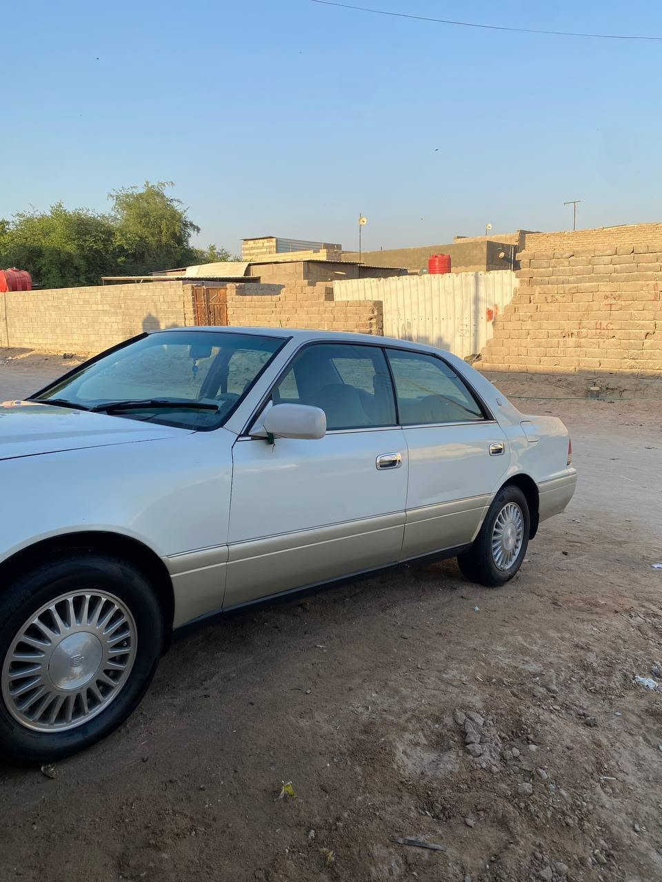السلام عليكم
سياره راس الثور للبيع موديل ٩٣ بيها ضربه كدام مبدل لغود والسياره مكفوله من الكص ونقل جثه 

تخم تاير جديد ومكينه وكير جديد حداديه كدام وورا جديد 

تبريد مايشتغل ناقصها كمبريسر دواخل نظيفه وماناقصها شي السياره مسجله باسمي السعر ٨٥ 

مكاني البصره الزبير التواصل على هذا الرقم ***********

المو شراي لايتواصل وياي رجاءً .
