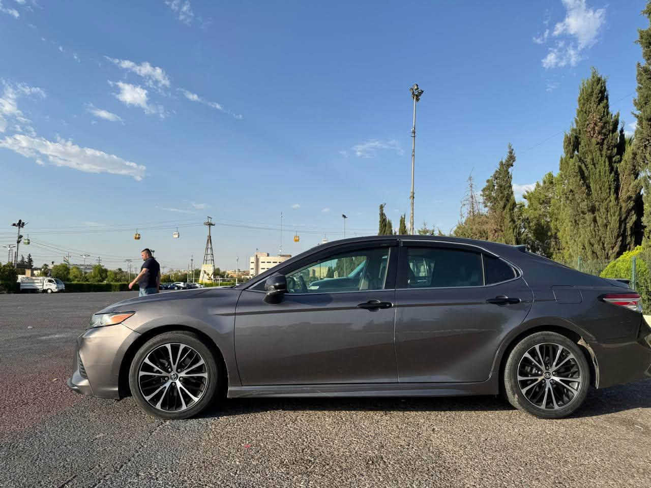 *🚗 للبيع تويوتا كامري SE موديل 2020 🚗*
بدون دواخل وبدون ايرباك بجم كبس 

*المواصفات:*
- *الموديل:* 2020 SE
- *الوارد:* أمريكي
- *الرقم:* اربيل -  بأسمي 
- *الحادث:* جانبي خفيف جدا
- *فتحة سلايد
- *الحالة:* جديدة من كلشي - كير - محرك - حدادية - تبريد ثلج - ما بيها أي نقص
- *دخول ذكي

صور الحادث بالمنشور

*السعر:* 165 ورقة وبيه مجال 💵
*مراوس:* أراوس بــ بي ام حديث فقط 

*للاستفسار:*
📞 ***********

نص مكتوب في الصور:
- Free bid history copart and iaai » Toyota » Camry » Toyota Camry Se 2020 Gray 2.5L vin: 4T1G11AK1LU935618
- Toyota Camry Se 2020 Gray 2.5L vin: 4T1G11AK1LU935618
- Final bid: $12525
- Auction: IAAI ON APPROVAL
- Lot number: 31398633
- Date of sale: 01.02.2022
- Year: 2020
- VIN: 4T1G11AK1LU935618
- Condition: Run and Drive
- Engine: 2.5L I-4 DOHC 16-VALVE -INC
- Mileage: 18594 milen.bidfax.info
- Seller: Infinity Insurance
- Free bid history copart and iaai » Toyota » Camry » Toyota Camry Se 2020 Gray 2.5L vin: 4T1G11AK1LU935618 Toyota Camry Se 2020 Gray 2.5L vin: 4T1G11AK1LU935618 Final bid: $12525 Auction: IAAI ON APPROVAL Lot number: 31398633 Date of sale: 01.02.2022 Year: 2020 VIN: 4T1G11AK1LU935618 Condition: Run and Drive Engine: 2.5L I-4 DOHC 16-VALVE -INC Mileage: 18534 milen.bidfax.info Seller: Infinity Insurance