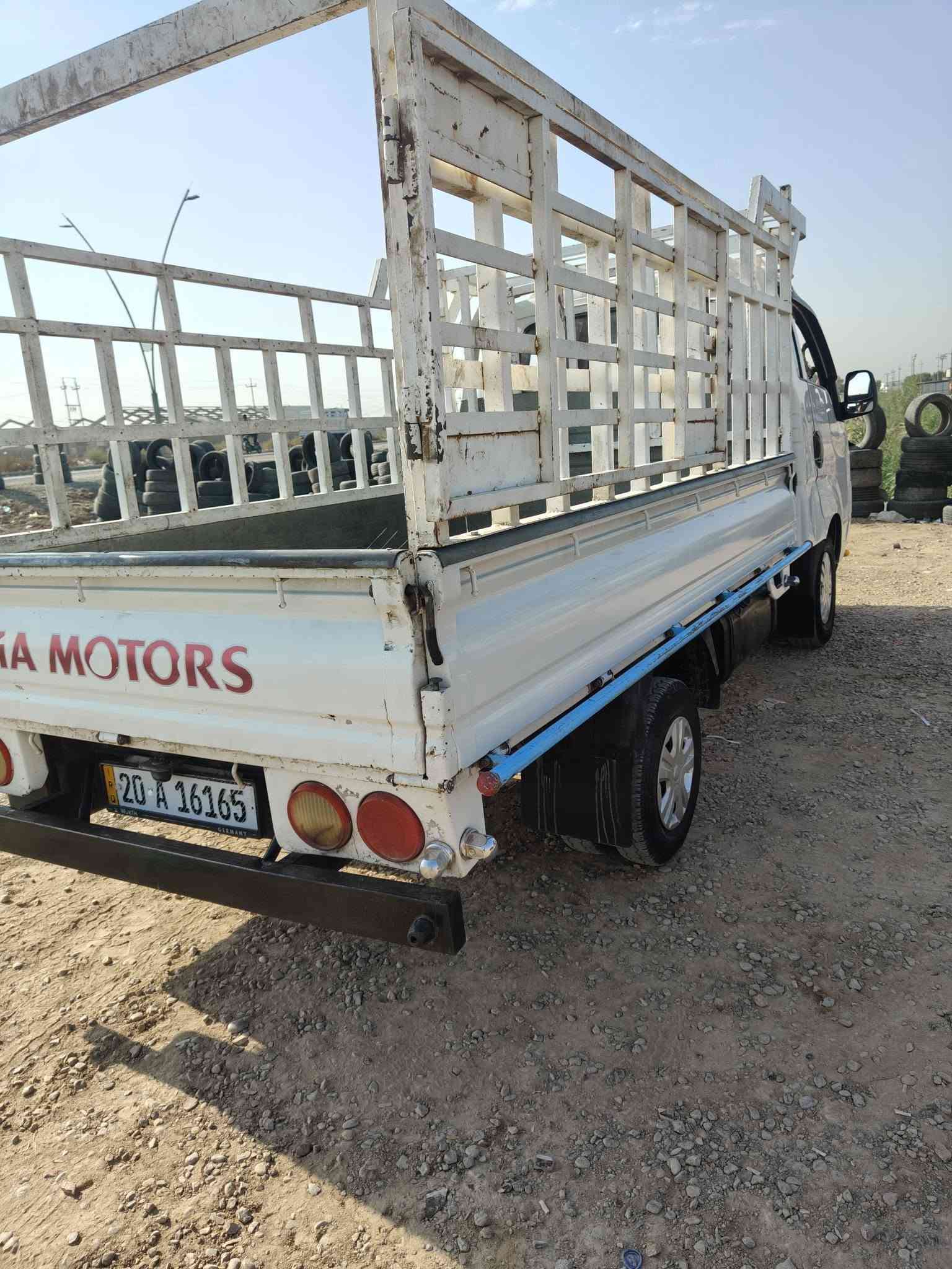 سلام عليكم كيا للبيع موديل 2006 سيارة خير من الله جاهزة السعر 80 اوبيه مجال مكان السيارة ديالى الخالص اخوان مكلف بلنشر رقم صاحب السيارة ***********
