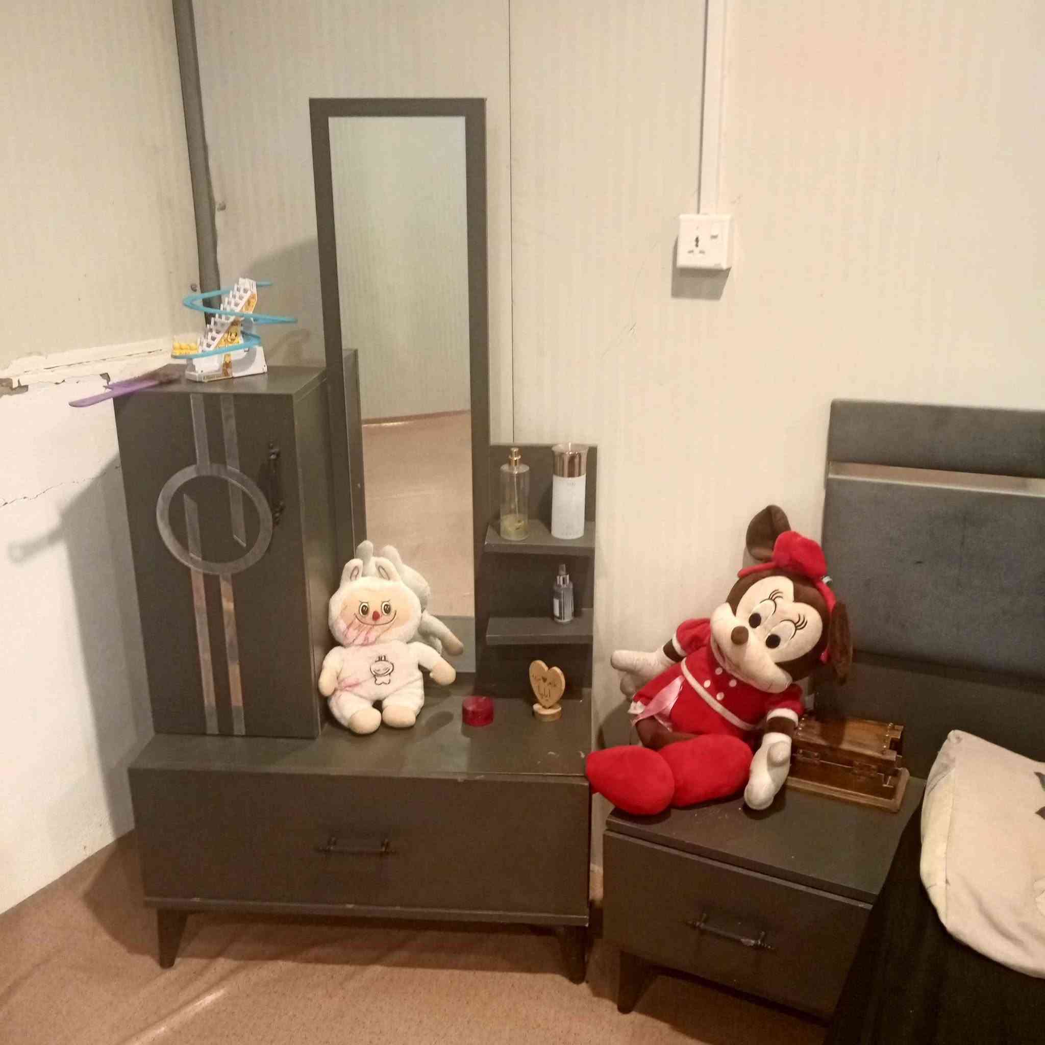 غرفه نوم تركيه جديده مابيهه اي ضرر مكاني ابو غريب بيهه مجال بسيط واتساب *********** Colombo, Sri Lanka
