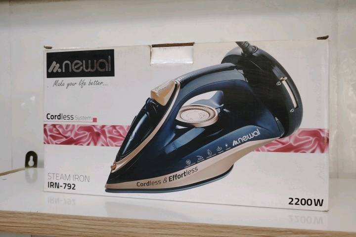 النوع: مكواة بخار لاسلكية وسلكية (Cordless & Wired).الطاقة: 2200 واط.اللون: أسود مع تفاصيل ذهبية.المميزات: سطح سيراميك، خاصية التنظيف الذاتي، تحكم قابل للتعديل بالبخار ودرجة الحرارة.إذا كنت ترغب في معرفة المزيد عن طريقة استخدامها أو مقارنتها بموديلات أخرى، أخبرني بذلك. 

مجمع بيت الهنا 
________________
*********** 
***********
________العنوان ________
بغداد حي أور مقابل نادي العربي
______________________________
السعر 25 الف دينار