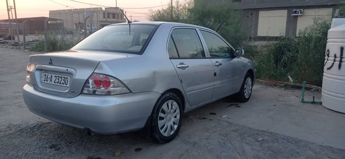 السلام عليكم من رخصه الأدمن ميسبوشي موديل 2010 رقم قادسيه انكليزي مكينه 1600 كير اوتو بلادي تخم تاير كهربائيات شغاله دواخل جديده بلاديه بدون صبغ تبريد ثلج 
مكان السيارة بابل الحمزه الغربي 
السعر 85 وبيه مجال 
موبايل ***********
***********
