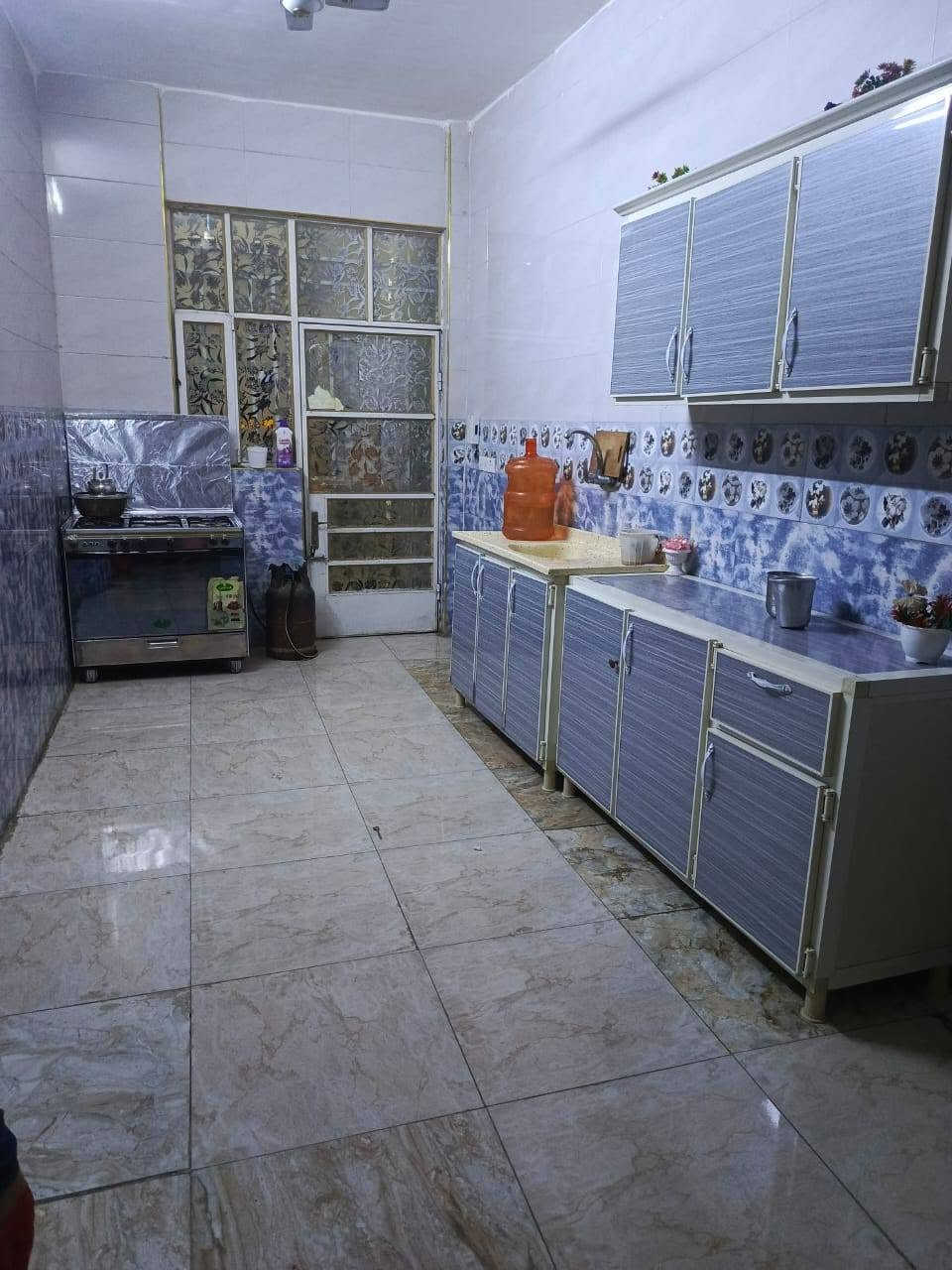 السلام عليكم بيت للبيع مساحه 120 عنوان الشعب حي جزائر قرب المعمل السعر 60 نوع الارض صناعي ***********

