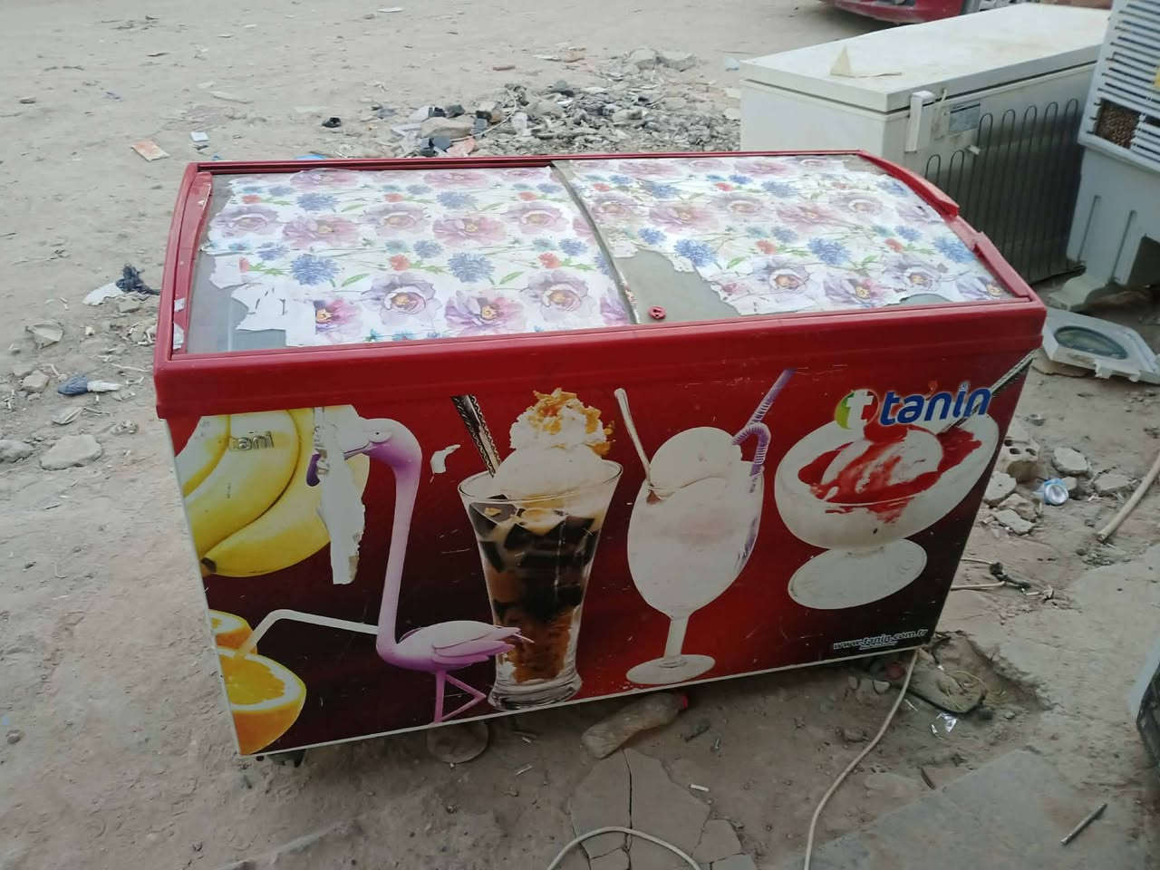 سلام عليكم بارد نضيف حيل مادخل تصليح علي شغل كدمك شوف نضيف حيل الله شهاد مكان القاسم حي العسكري ***********
