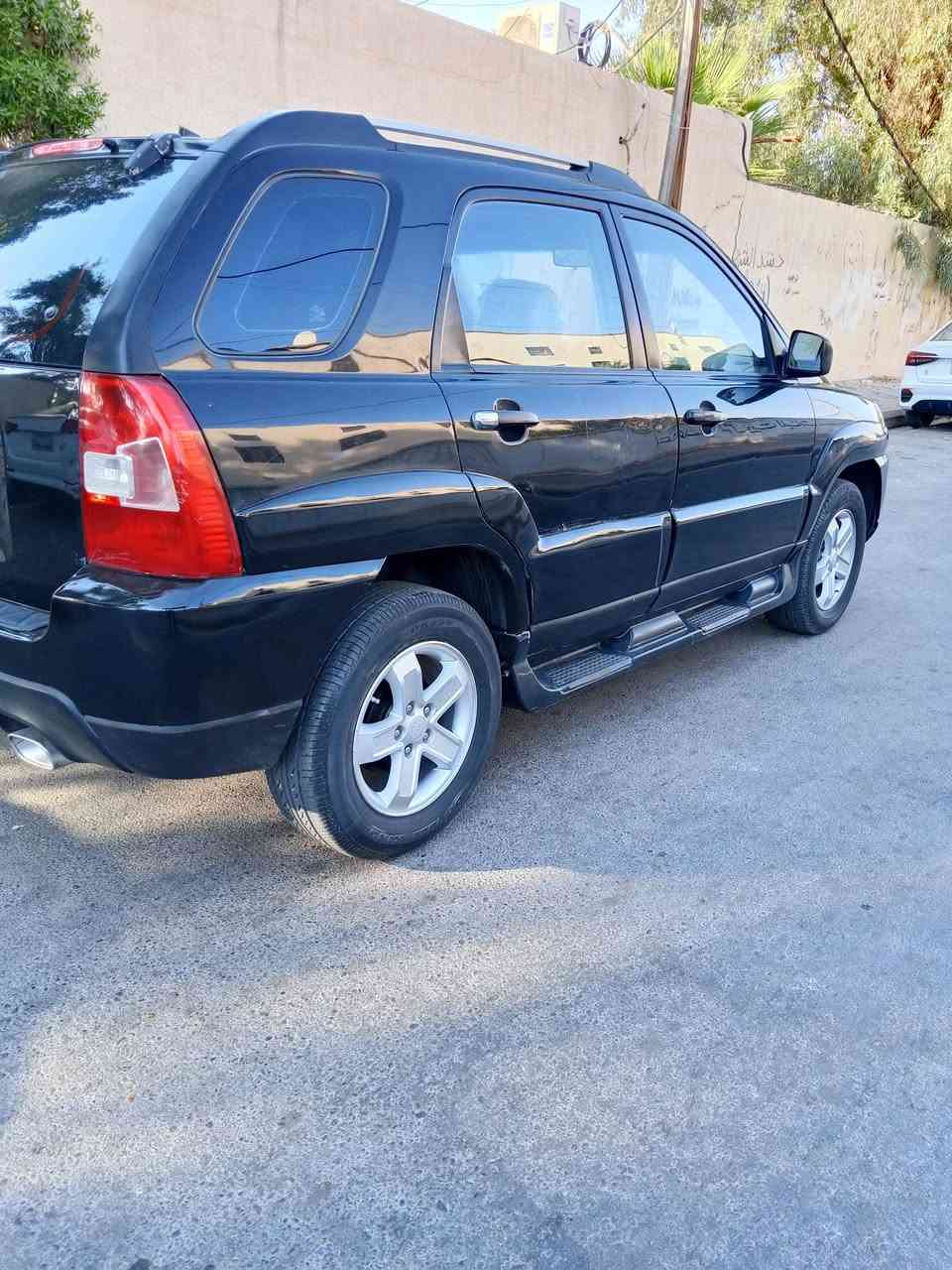 سلام عليكم
كيا سبورتج 2009 خليجي مكفوله 

 سنويه 27 رقم واسط

داخل عسلي 

محرك 2000

تخم تاير 

5 ويل كاب

صدر جديد 

سيارة كامله 

 سعر 105بيه مجال
واسط مركز مدينه
رقم الهاتف ***********
