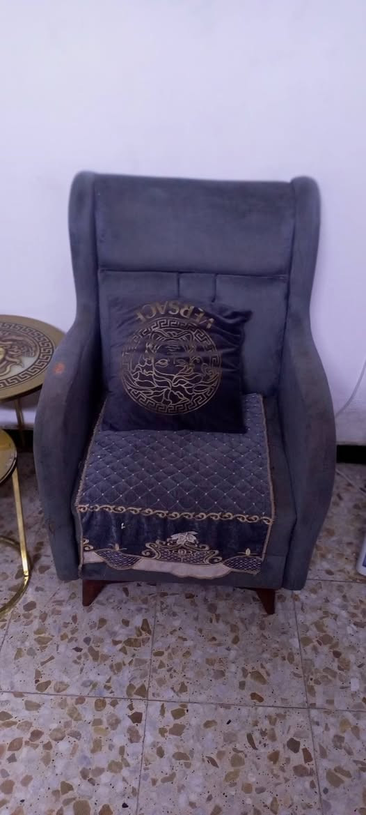 للبيع تخم أخو جديد للعنوان الشعب سعر 250الف يم سطره القديمة ***********
