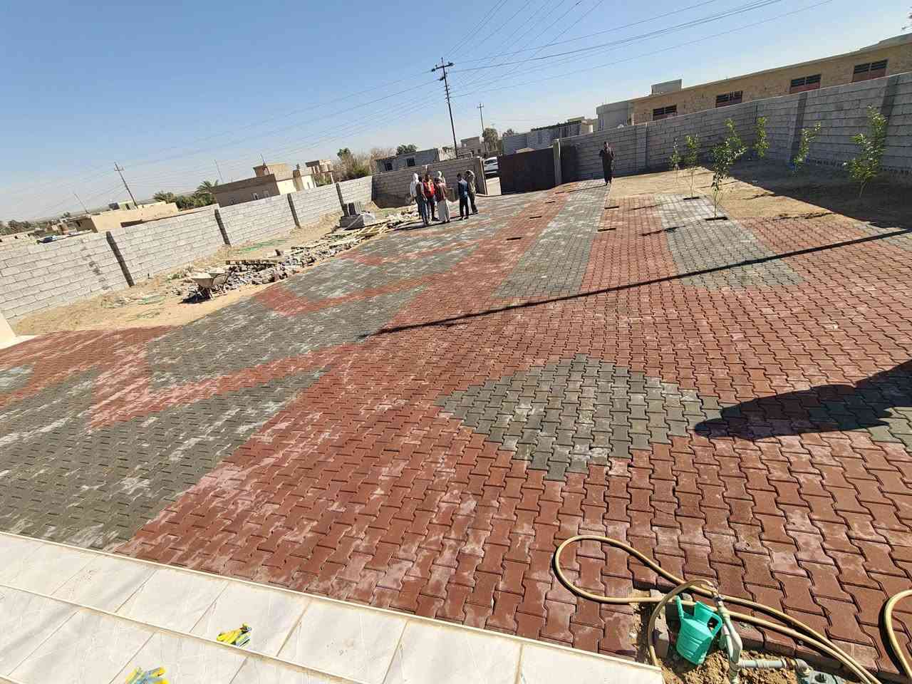 سلام عليكم 
يتوفر كادر بي هورتون بنواع+
گربستون واسواقي +عمل
يتوفر گرسته وعمل جميع محافظات العراق حدائق ورصفه.
 من يرغب بل عمال تصال على رقم***********
