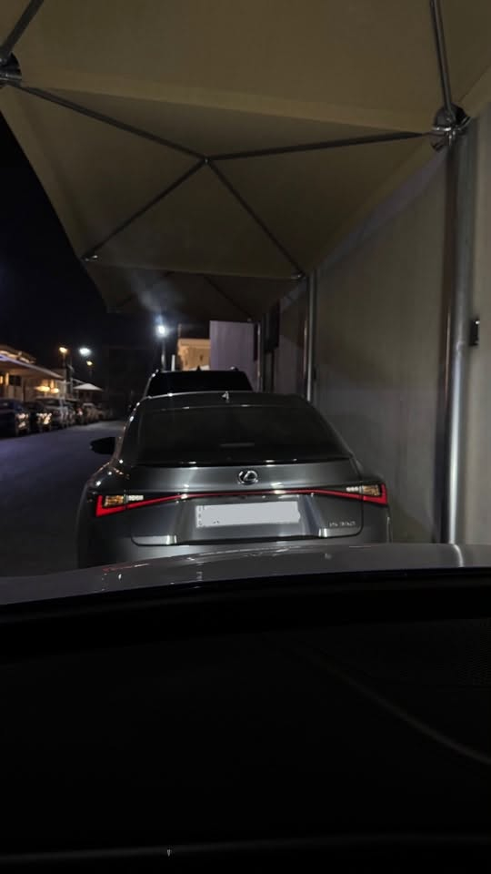 Lexus IS350 2023 F Sport
الموديل 2023 مكينة 6 سلندر تنفس طبيعي
ماشية 44 الف رقم بغداد مميز
المواصفات بصمة رادار 5 كاميرات محيطية ( الفئة الأعلى فقط تحتوي على هاي الميزة ) داخل احمر شاشة جبيرة 13.6 انش , ويل is500 , وضعيات قيادة ( نورمال ، ايكو ، كوستم ، سبورت S ، سبورت S+ ) .
حادثها بنيد و حافة الجاملغ الايمن ايرباك سستم شرط الحادث ما واصل للراديتر و المازدات نفسهن مع كفالة شاصي و كل الأجزاء الميكانيكية
سيارة نظيفة و هسة مكملها صيانة من زيت و تايرات إلى اخره و تستاهل كل فلس بيها و عالخير مقدما للي ياخذها

الشراي يتصل او يراسل واتساب 

***********
