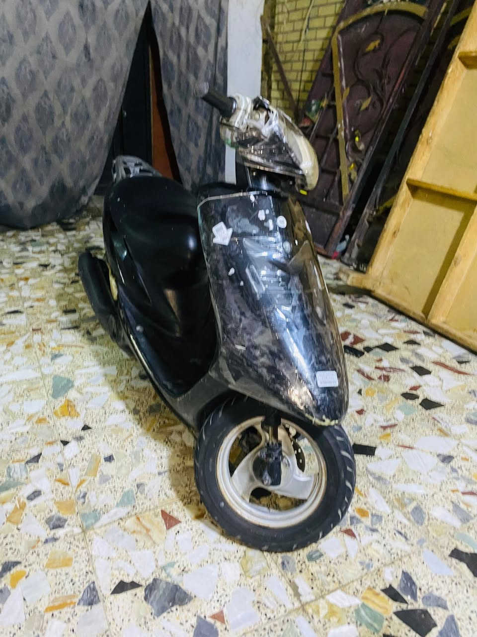 السلام عليكم للبيع دراجه عصفوريه سرعه 60,  🚳👌
محرك مكفول شرط نص نكره سلف +شغاله سلف هندر 
مابيها كل نقص كهربائيات كلهن شغالات دبلات امامي خلفي شغال
الدراجه نضيفه مال بيت شوفت عينك 
ملاحضه بيهه صوت بل اكسل 🚳

مكاني بغداد مدينه الصدر  📍👇
سعر 250 وبيهه مجال قليل 
رقمي ***********
