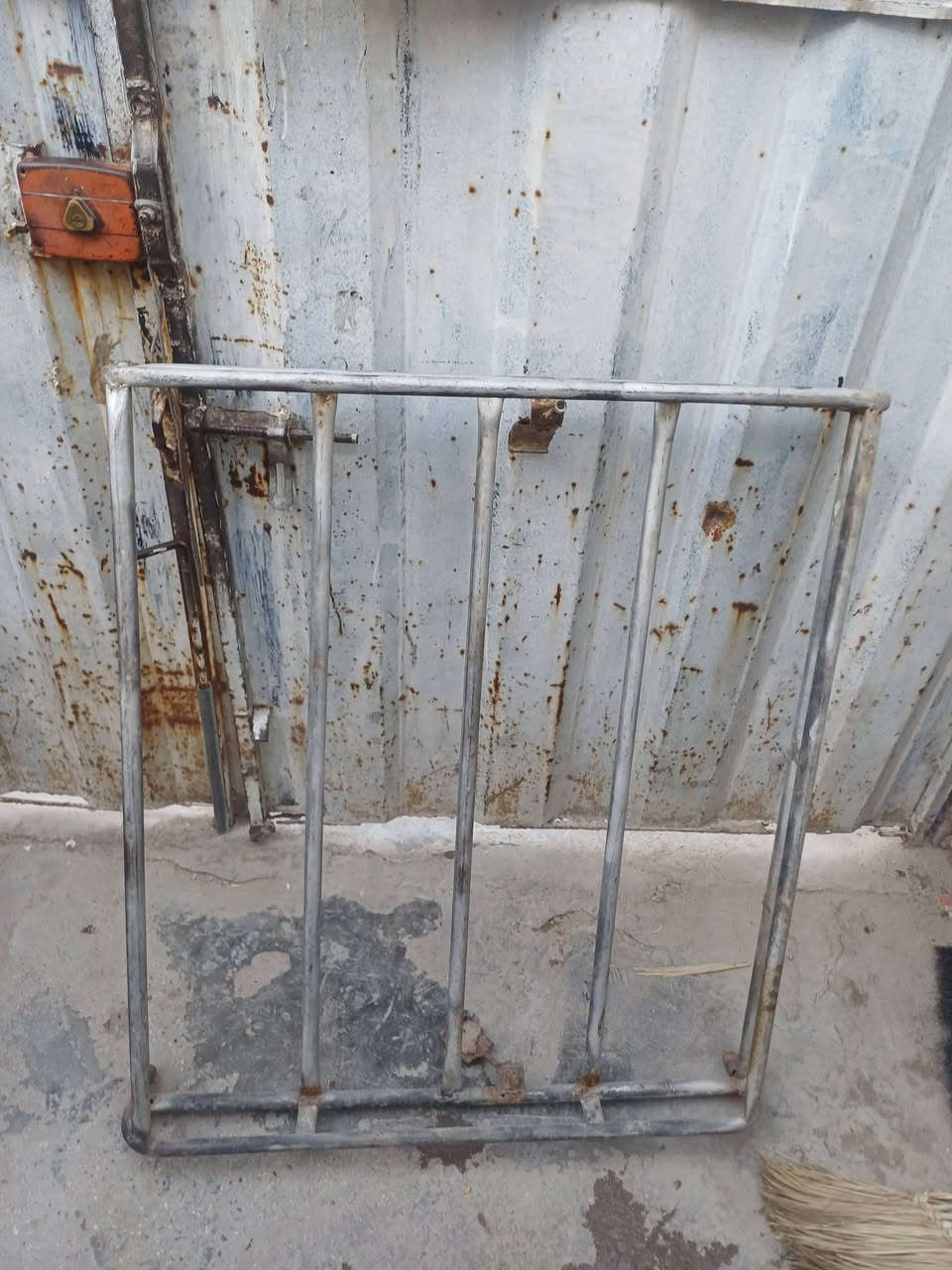 بسعر مناسب***********
