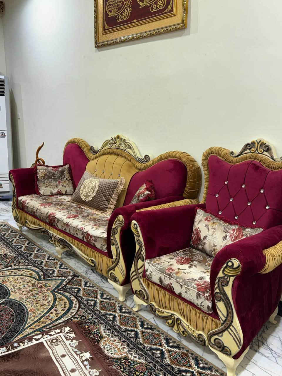 السلام عليكم
تخم مستعمل ملكي ، نظافة فول ، لون احمر و جوزي مميز و خشب من النوع القوي و الاصلي .
للتواصل *********** .
السعر ٨٠٠ الف و بيه مجال .
