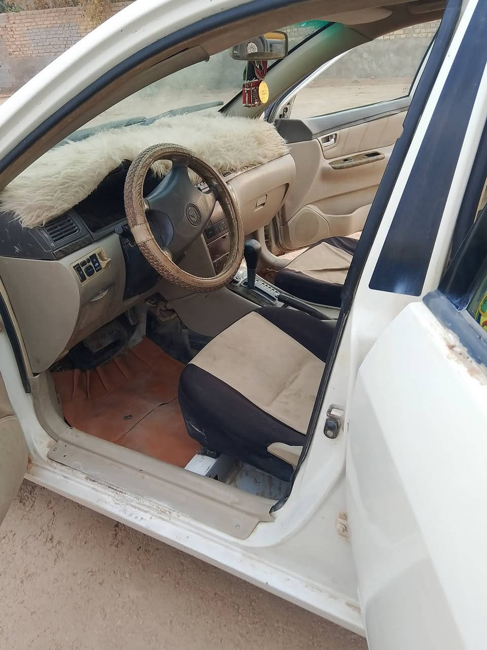 سلام عليكم سيارة جيلي وتماتيك كير ومحرك كوري مكفول بسمي سنويه لثمانيه وعشرين 28 رقم بابل مكان دوانيه سدير سعر 29وبيه مجال الطيبين رقم لتليفون ***********
