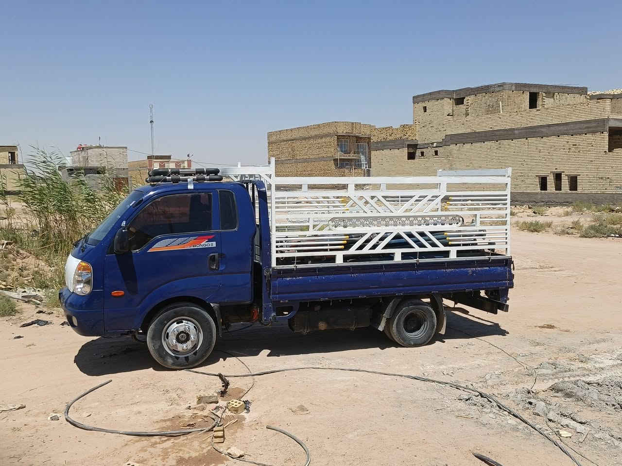 السلام وعليكم كيه فحل مسكر مكينه 3000 سياره جاهزه سياره بيه رشه صبغ بل باب فقط سياره  خير من الله  مال جناي محجره وجاهزه حداديه كامله مكينه خير من الله  ترايك وين ما تريد  رقمه نجف مكان السيرا نجف ناحيه الحيدره هاذه رقمي ***********

