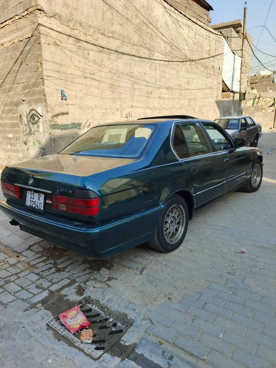 سلام عليكم شباب بيم رقم بغداد نكلزي شرط تحويل مودل/93 /محرك وكير شرط. /تبريد ثلج ويه السويج/كهربايت كله شقاله  صدرامامي وخلفي جديد مبدل/. ويل رياضي حجم 17سياره مصبوقه جمالي 
سعر سياره 35وبيه مجال 
رقم صاحب السيارة ***********مكان سياره بغداد مدانت صدر
