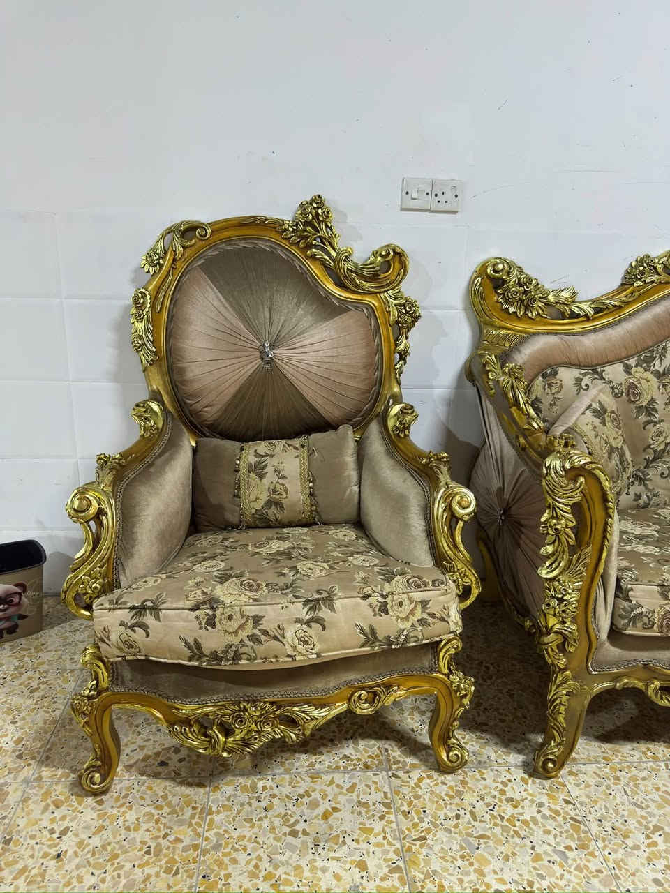 تخم مصري عشر مقاعد نضافته ميه بالميه ويا سيت طبلات للستفسار ***********
