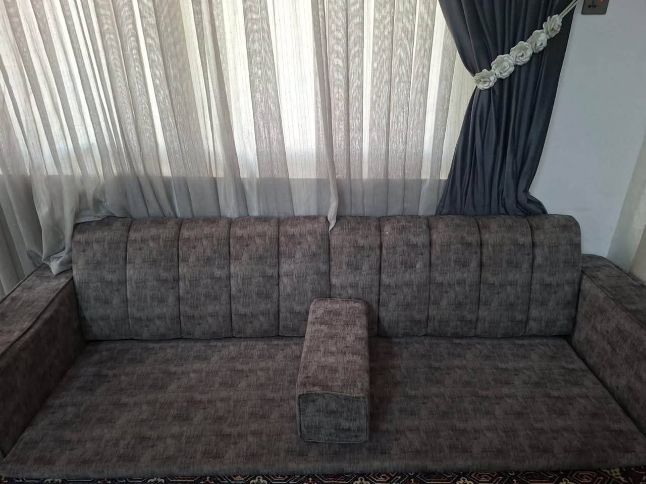 جلسه عربيه نضيفه سعرها 450 وبيها مجال حك الجيه ***********
