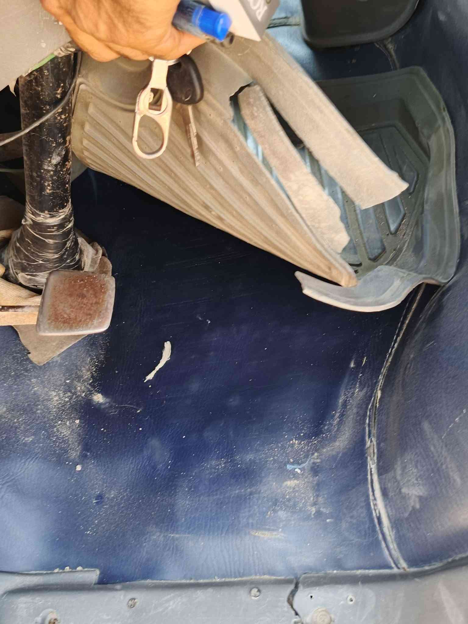 سلام عليكم من رخصت مدير الكروب كيا أم عيون موديل 2001 سياره جاهزه عله اخر حبايه من كير محرك اكسن بور حدادايه كهربائيات حصيره جديده سياره جاهزه من كلهن شراي بي خير ويدلل مكان بابل شوملي الاستفسار عن ‏‪***********
