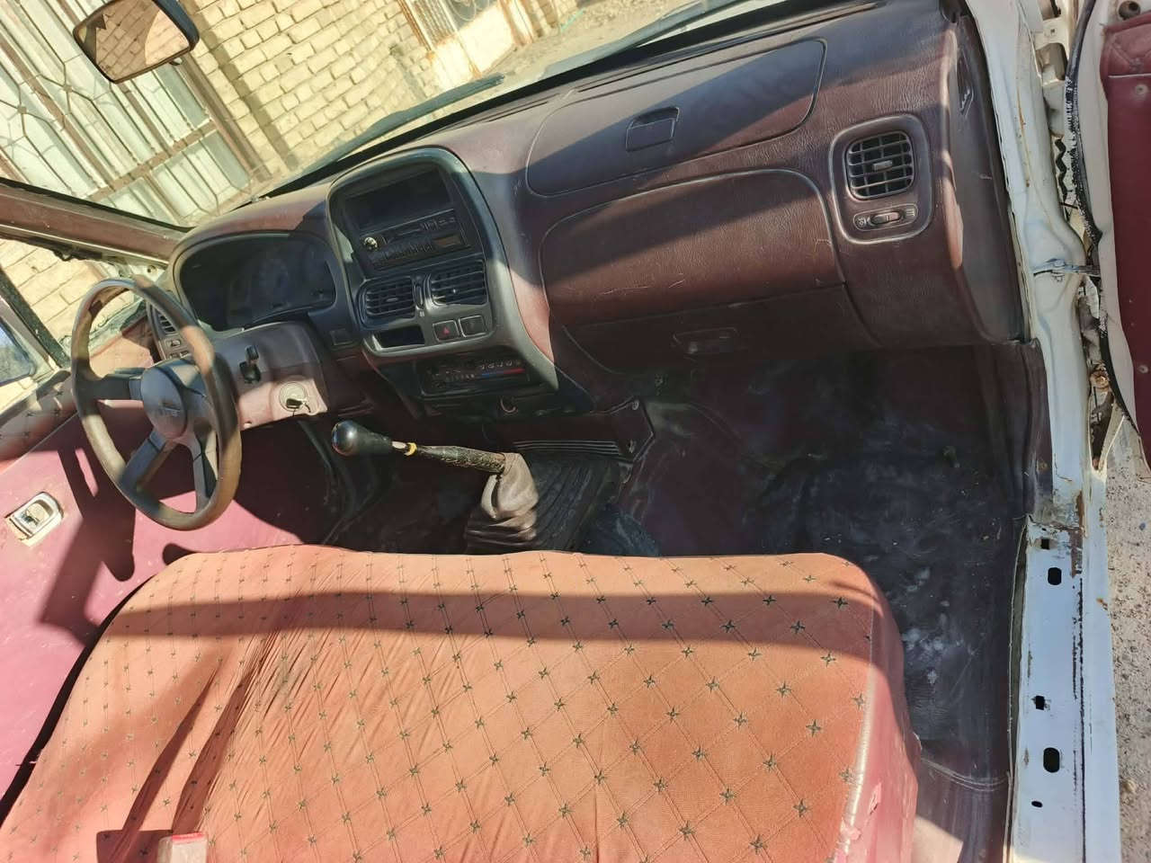 السلام عليكم ورحمة الله وبركاته.
سيارة نيسان بيك اب موديل ١٩٩٣ دبل قمار محرك و گير  وحدادية بحالة جيدة حدادية رقم ألماني سنوية نافذة لغاية ٢٠٢٧ صبغ عام جمالية.
السعر ٤٠ $ للتواصل على الرقم ***********

