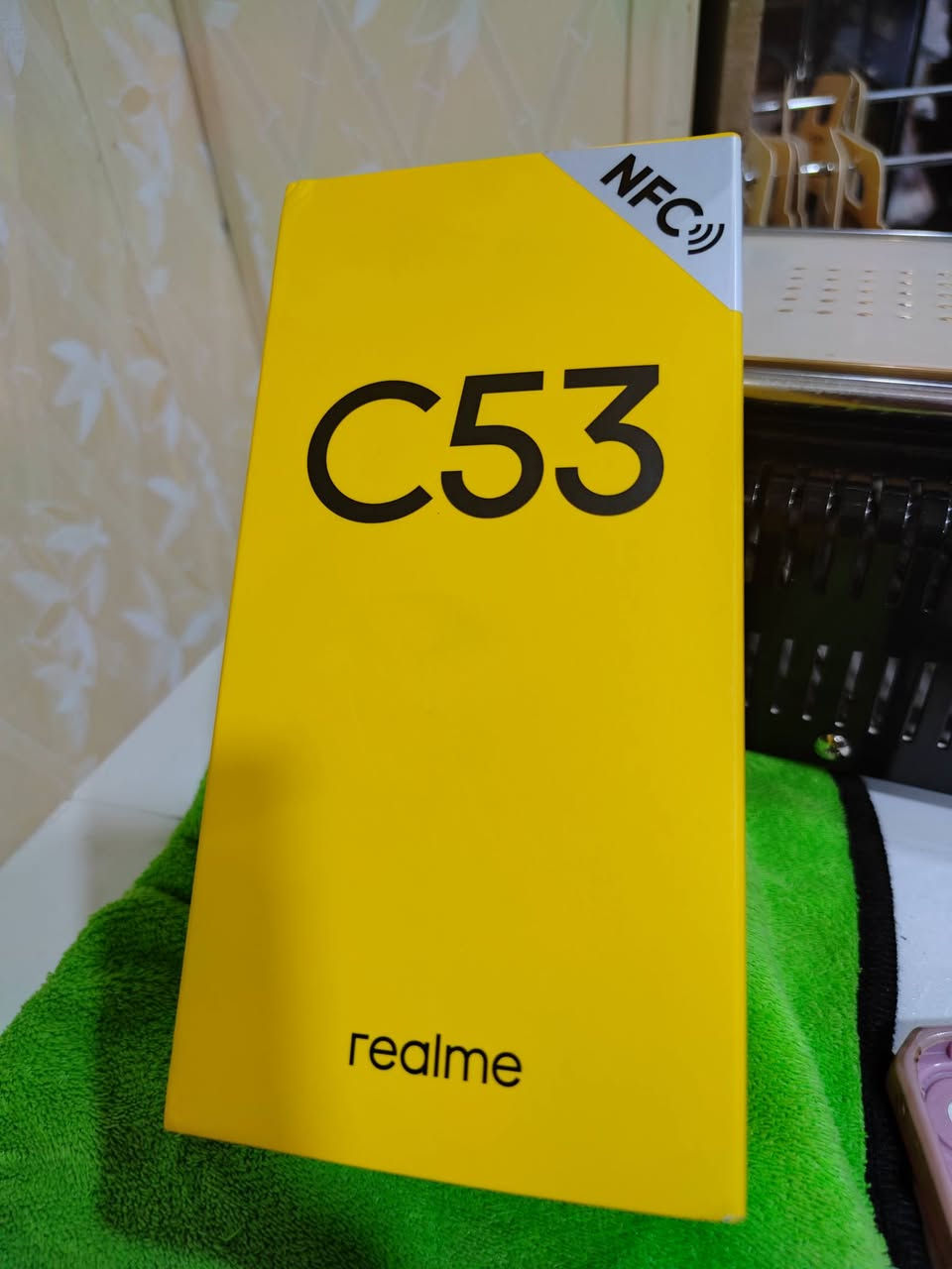 135 الف ريلمي c53 
ذاكره 256 بطاريه 5000 امبير
نضافه 100 
تواصل ***********
