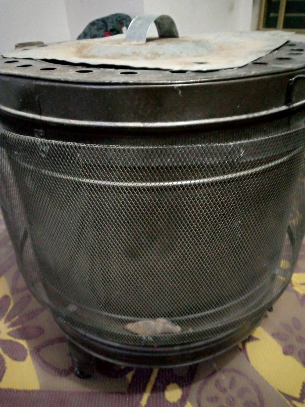 سلام عليكم تنور للبيع مستعمل مره وحده السعر 75الف عنواني بغداد الحسينيه ***********الرقم