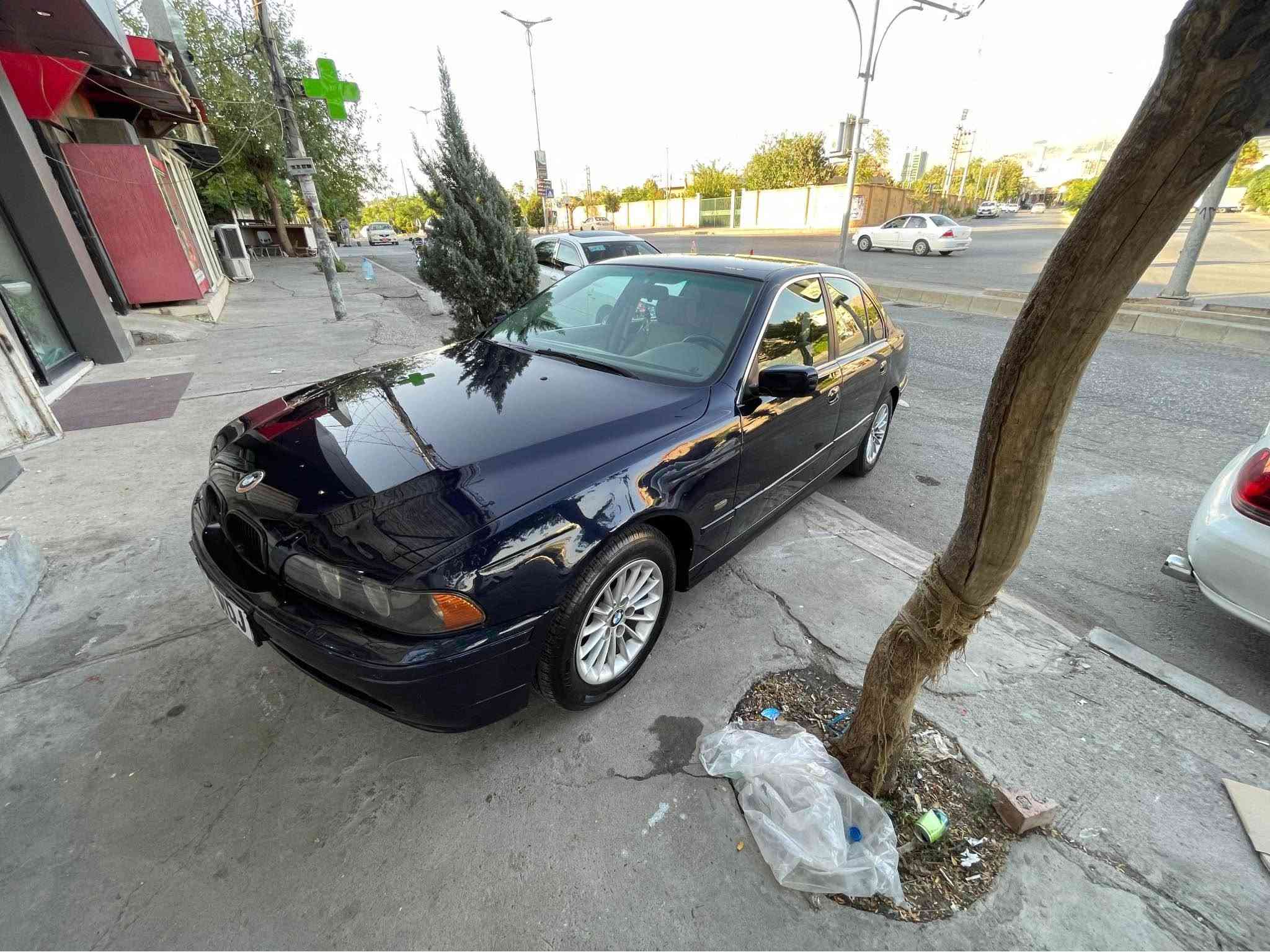 bmw 2001 
سه قه ر ساخ  ٣٧$
محه وه ره. وه ك بيلاد جاكراوه
ده كو ليدراو  سه قفو حيزام به شه رت
مه كينه 530iده بل ديجيتال
به ك لايت led لايت زينون
كير اتو ماتيك جوار جام كاره با اوتو
ته بريدو كه رميو ته قه وره قه به شه رت
گيرومه كينه به شه رت *********** السليمانية, العراق
