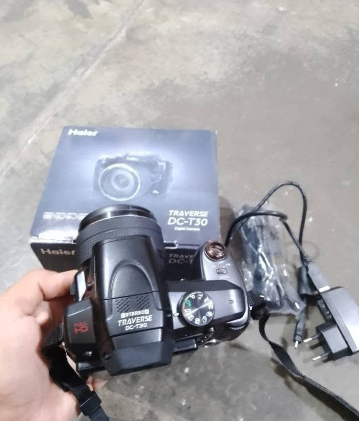 كاميرا احترافية للبيع – بحالة الزيرو 📸
للبيع كاميرا Hyne DC-T30 جديدة ونظيفة 100%، بدون أي شخط أو أثر استخدام، وتجي وياك افحص وشوف النظافة بنفسك قبل لا تستلم.

المواصفات والخيارات:

نظام المودات: تحتوي على وضعيات تصوير متعددة تناسب كل الأوضاع.
ميزة توريد الوجه: تمنحك إضاءة ونعومة مخصصة للصور الشخصية (البورتريت).
الاستخدام: ممتازة جداً للصور الشخصية، المناسبات،

 واللقطات العامة.

الملحقات والتغليف:
تجيك بالكارتونة الأصلية مالتها.
شاحن أصلي.
قبق (غطاء) العدسة.
وصلة نقل الصور للـ لاب توب/الموبايل.
السعر والعنوان:
السعر: 100 ألف دينار (قفل).

الموقع: السماوة / الرميثة – حي الشهداء.

📞 لللتواصل واللاستفسار: ***********
(أي شيء تحتاجه أو عندك استفسار عنه، أني بالخدمة)
