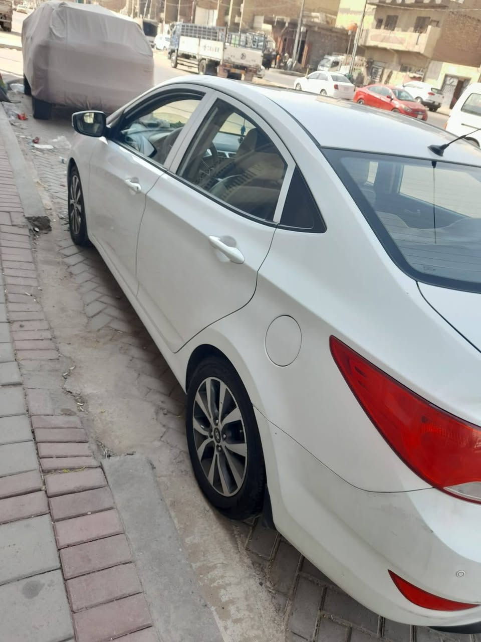سلام عليكم اكسنت ٢٠١٦ خليجي رقم بغداد انكليزي بسمي محرك ١٦٠٠  سلايت ويل كب تخم تاير دوشمه شاشه السياره جاهزه من كلشي ماشيه ٧٧ الف استعمال شخصي مكان السياره بغداد مكلف بلنشر الاتصال ***********
