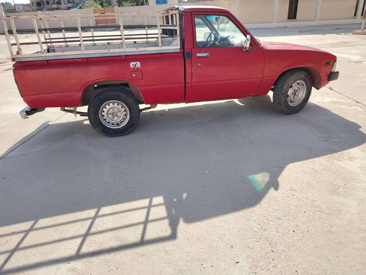 بيكم ٨٢ للبيع رقم انكليزي باسمي شرط التحويل محرك كير اكسن شرط تايرات انضاف بريك دسك منضومه جديده شرط دوسه وحده وايرمنيه شغاله كلها شواصي مصلح السعر ٣٥وبي مجال قليل  مكاني الايمن شراي اتصل *********** بي واتساب
