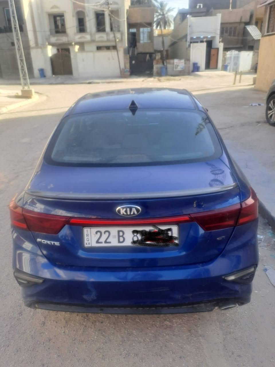 السلام عليكم 👋
*للبيع: كيا فورتي 2021* 🚗  

*اللون*: أزرق 

*المنشأ*: وارد أمريكي  

*الرقم*: أربيل 22

*المكان*: بغداد

*المواصفات:*

- نصف فول 

- رادار أمامي + مثبت سرعة + تحكم سير

- كامرة دوارة

- تحكم ستيرن 

- ايرباكات سليمة

- كير: سيفيتي

- مكينة: 2000 دوش

- ماشيه 77ميل

*الضرر:*  

- موضوح بالصور والسونار 

*السعر: خاص

*للاستفسار:* 

*********** واتساب 

---

الصور واضحة وتبين نظافة السيارة من الداخل والخارج والمكينة
