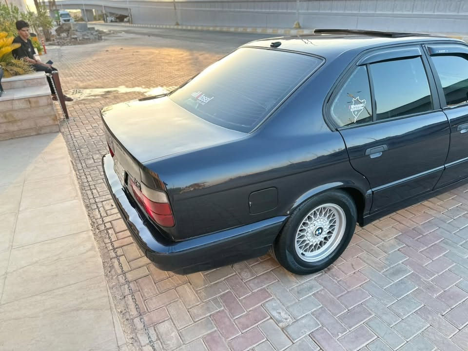للبيع BMW
525 اصل 
مسكر عدل
بجم عريض
موديل 92
محرك شرط 
كير شرط 
تبريد❄️
تدفئه 🔥
دبل ايرباك
تخم تاير جديد
كشنات جلد
بدون قطرة خياس
كهربائيات بلاد كله شغال
مرايات منفصل
4 بطاين جديد
رقم بغداد تحويل مباشر
صبغ جماليه فقط بدون ضربه 
الداخل نضيف حييل
مكان السياره تكريت 
السعر 62 وبيه مجال قليل
للستفسار ***********
