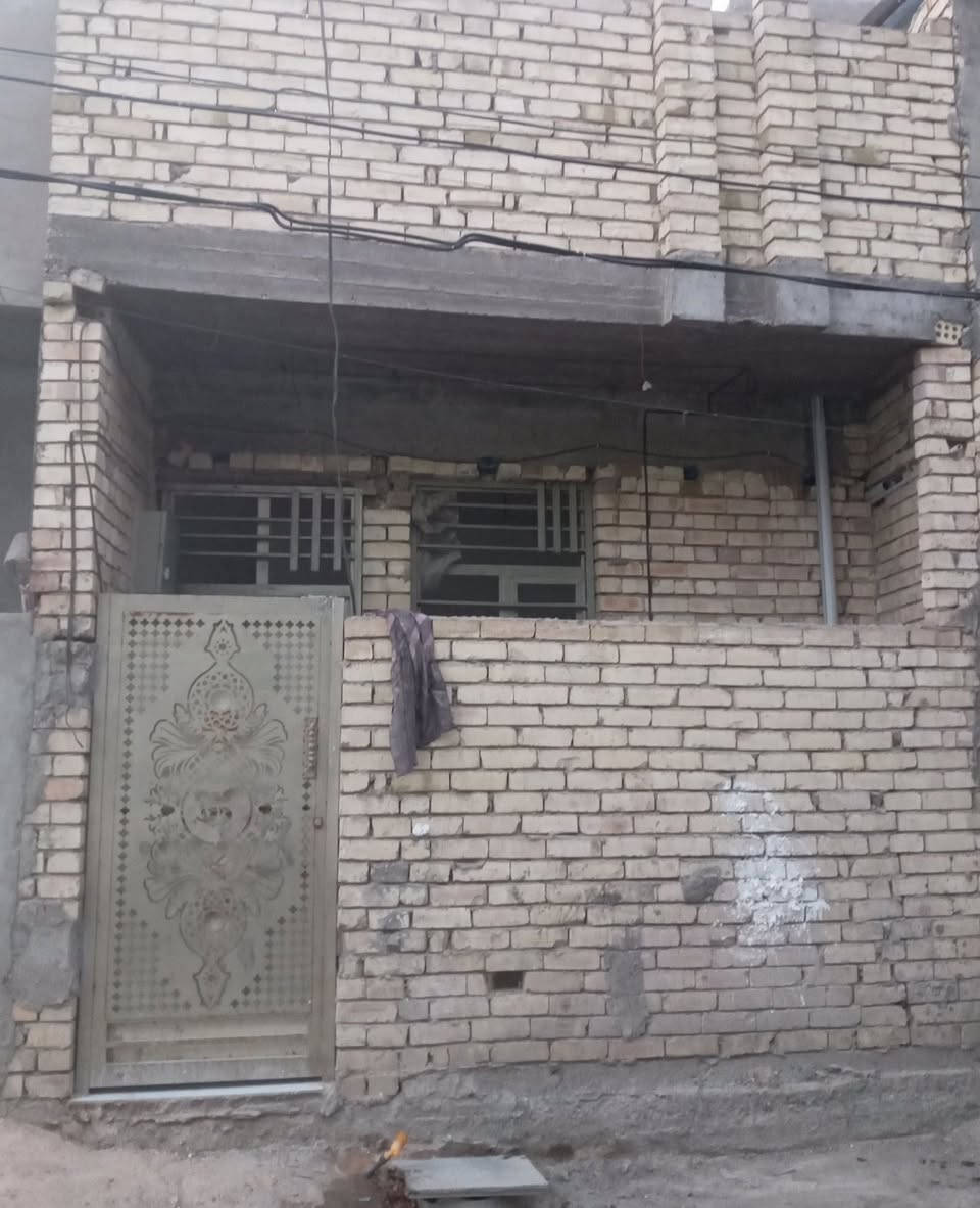 سلام عليكم هيكل ٥٠ م للبيع طابق واحد واجها ٤ ونزال ١٢ ونص بشارع خوله متكون من صاله وحولي ومطبخ وترك وحمام وغرفه للاستفسار مراسلة الحساب اوالاتصال 
***********
