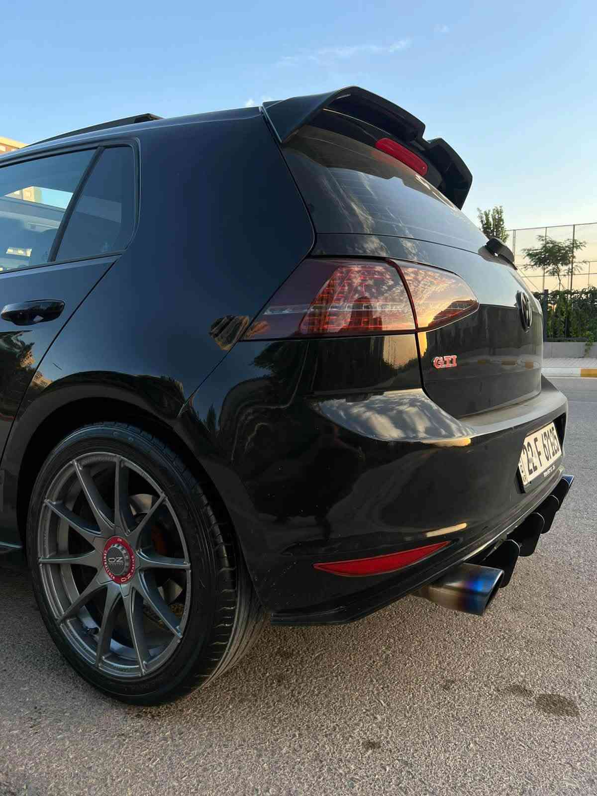 golf tsi 2017  1.8 turbo 
سلام عليكم گۆڵف فول مواسەفات  ماشالله لە ماڵی هەمو لایەک
پانوراما.کوشن کارەبا.کوشن جلد.کوشن هیتەر. شاشە گەورە کامێرا.
تەعدیل سورعە.تەبرید لەمس تەبرید ٢ زۆن. رادار ی ئاوێنە.
دەرگا بەسمە .دەبڵ تراکشن. ٣ گێر. ئۆتۆ.عادی.سپۆرت 
زۆر مواسەفاتی کە... سەنەوی تا ٢٠٢٩ تازەیە
 گێرو و مەکینە و تەبرید و تاخم پێشو دوا کارەبای هەمو گیانی بە شەرت.  کامل بۆدی کیتی gti لەسەرە دەعامی . لایت پێشو دوا
دیفیوزەر ساڵۆنسا دۆسەی R  داون پایپ و پۆپ بانکی لەسەرە هەمو گیانی کراوە بە gti سارەکە بێ مەسرەفە بێ ساردە ساردی نیە بەس بۆنیتی بۆیاخە بێ ناو گرتن نرخی ١١٥ مەجالێکی زۆر کەم ... ئەدمین🌹 
***********
*********** وەهتسئاپ
