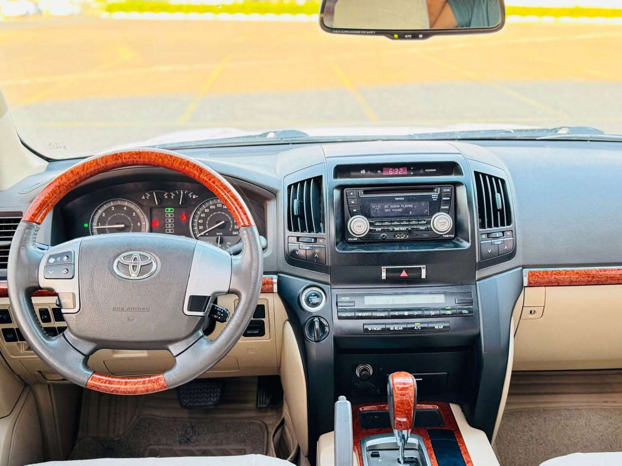 لاند كروزر GXR • V8 • ٢٠١٣