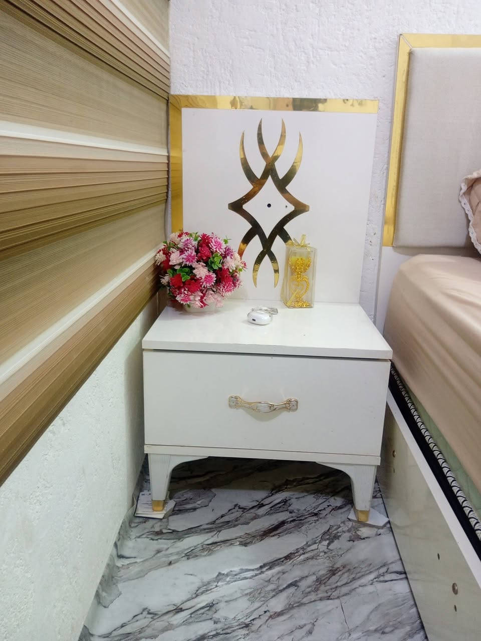 غرفة للبيع • غير موجود عالنت