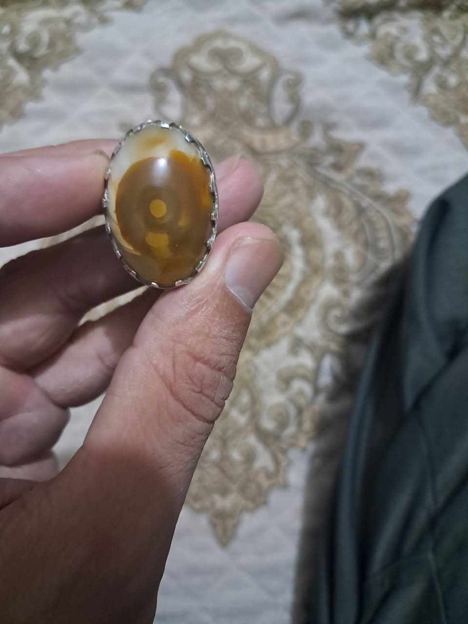 السلام عليكم
محبس البيع داودي قديمه صياغه حلوه 
***********
