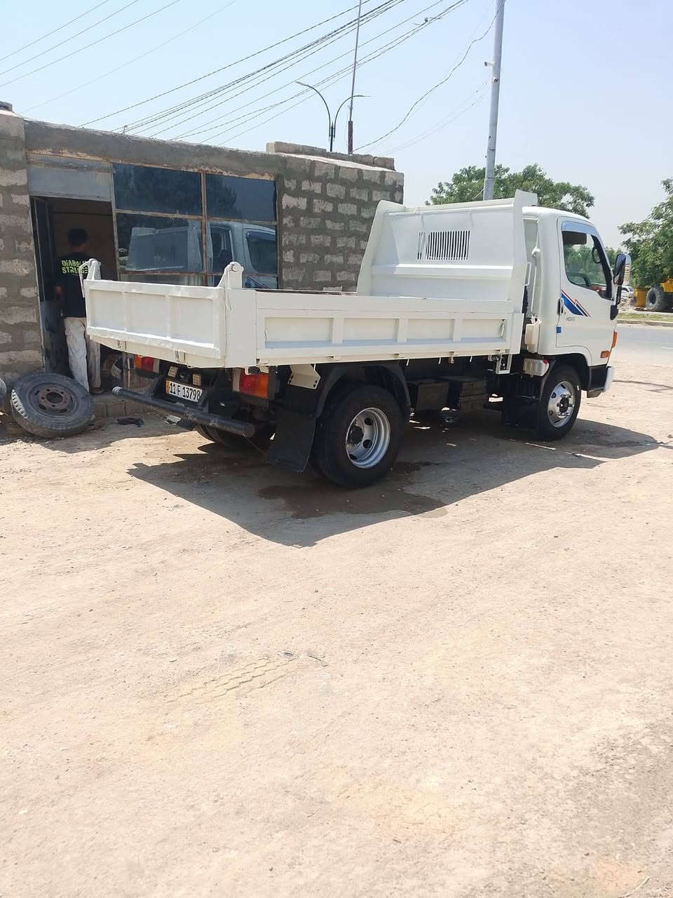 سلام عليكم هوندا للبيع فول مواصفات السياره على وضع الشركه   محرك ٤٠٠٠  عادي رقم بغداد انكليزي بسمي تحويل مباشر تخم تاير    البدي مصبوق  جماليه،حله جبله *********** و    ***********

