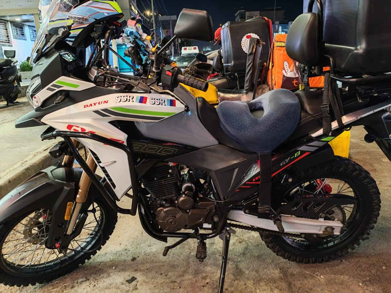 Dayun Adventure 300 2025
رقم اربيل ماشيه 8000
السعر 3400 / ***********
العنوان بغداد الشعلة
