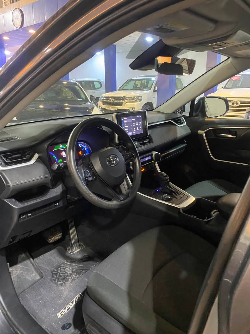 Rav4 Hybrid XLE 2023
مۆسەفات بەسمە سڵاید دەبڵ ئەکسل 

کوشین کارەبا سندوق جەگ ٥٣مایل چوە 

بیناو گرت بی ئیرابگ تەقین 

***********
