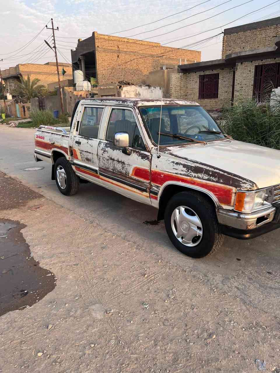 للبيع بيكم تيوته موديل 88 رقم بغداد تحويل ثاني يوم مكينه وكير حداديه جديده  كهربائية جاهزه دوشمه جديده تخم تاير جديد سياره جاهزة مكان ناصريه قضاء رفاعي رقم الهاتف ***********. سعر 40 بيه مجال بسيط
