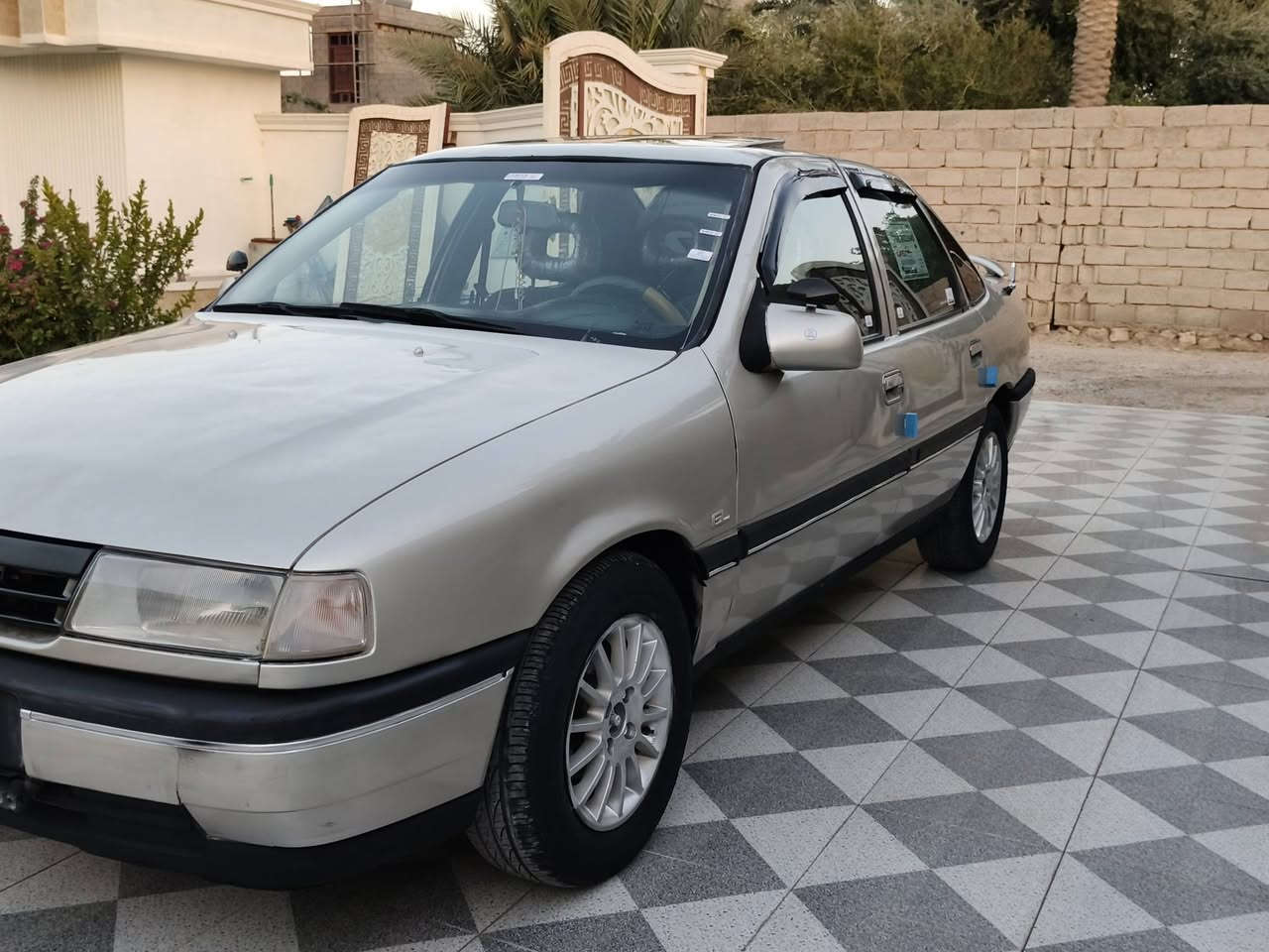 يا الله اوبل فكتر لبيع موديل 1991 محرك 1800 كير تخم تاير كله جديد كهربائيات كله شغاله صدر جديد مال جناي سياره احلى من صوره سنويه عضم عاج جديده #السعر34وبيه مجال مكان سياره رمادي جزيرت الخالديه الاستفسار ***********
