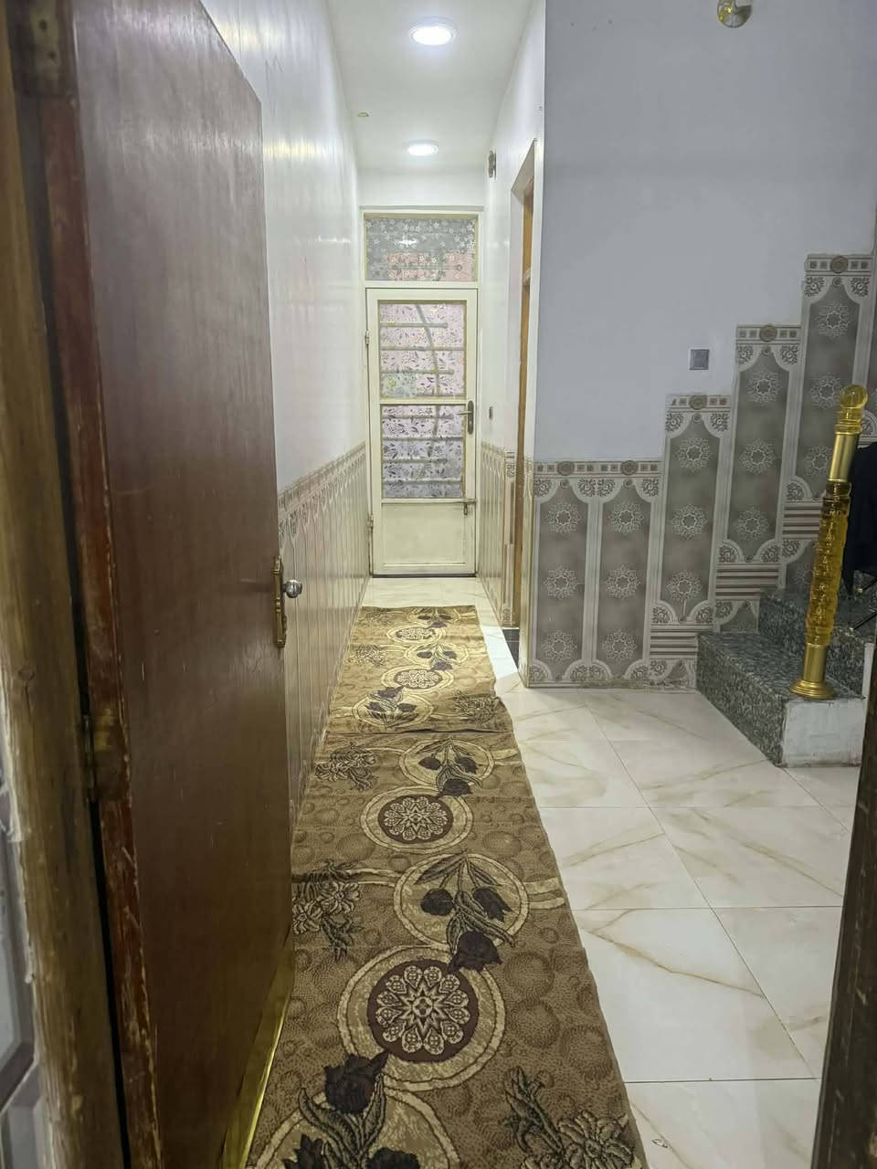 مشتمل للبيع بزويريجات يم بيت صبر بالفرع بناء ٢٠١٨ الطابق الاول كامل والطابق الثاني عوزه بس كهرباء وارضيه وبيبان مطلوب اسكان ١٤ مليون ***********  الاستفسار خاص
