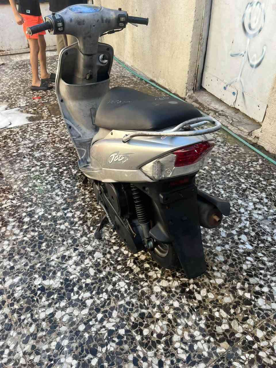 السلام عليكم دراجه ماكس فحمه دراجه حيل نضيف كلش كفاله عامه من طول الطول ما متفوحه رمبه نازله دراجه ما صاله هواي من نزلته رايده 925 وبيه مجال مكاني البصره رقمي ***********

