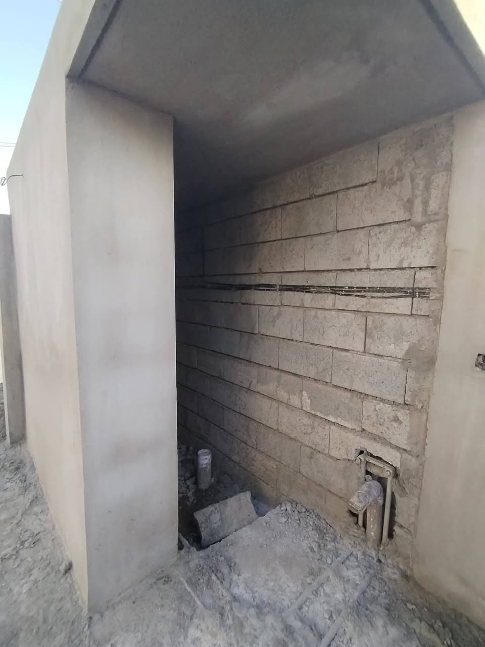 السلام عليكم اسطه لبخ سمنت شغل درجه اولى سعار مناسب اتصل وتدلل ***********
