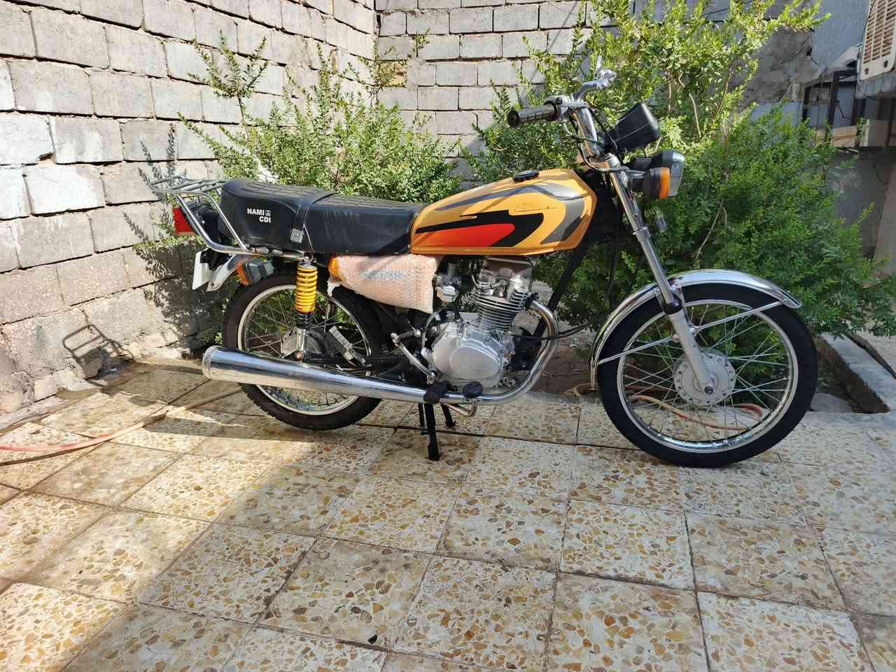 سلام عليكم اربعه كير اصولي وكيلها ربيعي مديل شاصي 17  تعمير 26 محرك. شلامجه الصلي  23 دراجه. بطلها وانضف من صورها السعر  خاص وهاذه رقمي ***********

