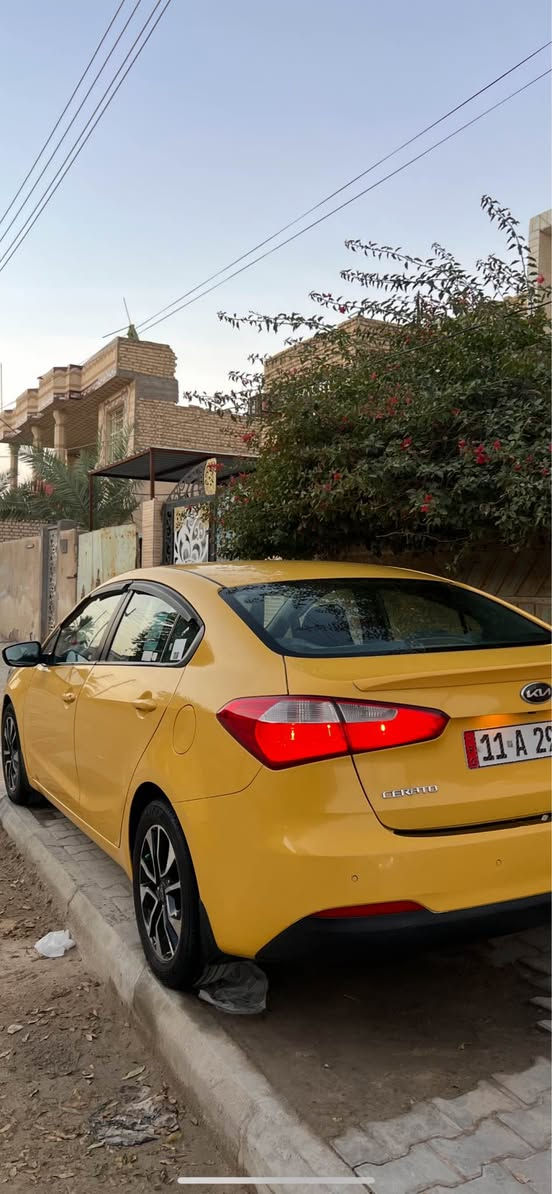 سيراتو 14 خليجي السيارة مكفولة من الضربة وكير ومحرك كفالة تبريد فول السيارة كاملة مكملة باتري جديد منضومة بانزين جديدة و منضومة غاز رقم بغداد بأسمي مداور ثاني يوم 
الشراي يتصل وبلخدمة مكاني السماوة 
*********** السماوا, المثنى

